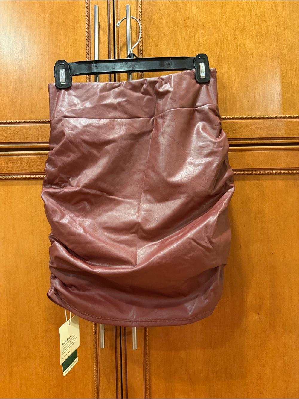 HALARA Wine Faux Leather Ruched Mini Skirt